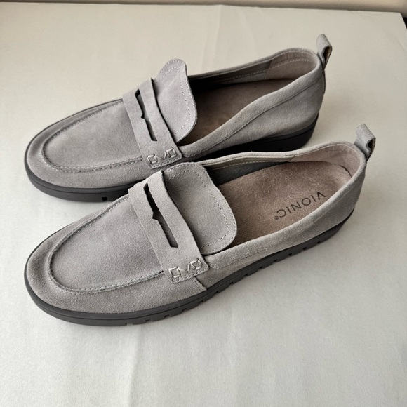 VIONIC Uptown Penny Loafer in Light Gray Suede Size 11 - Picture 4 of 15